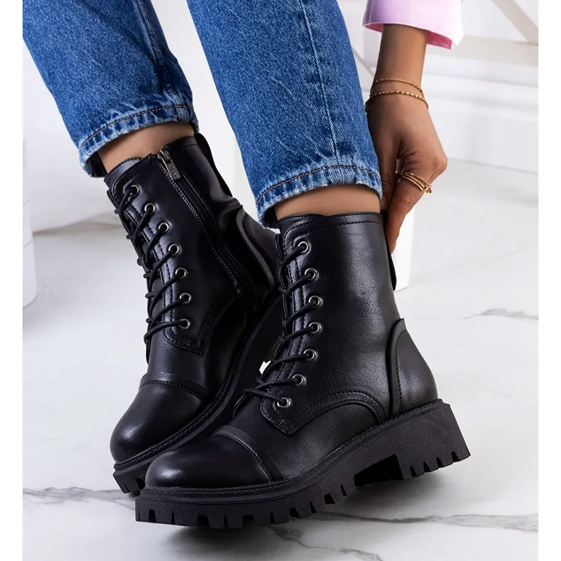 PA1 Bottes de randonnée noires sur une semelle haute Rukit le noir