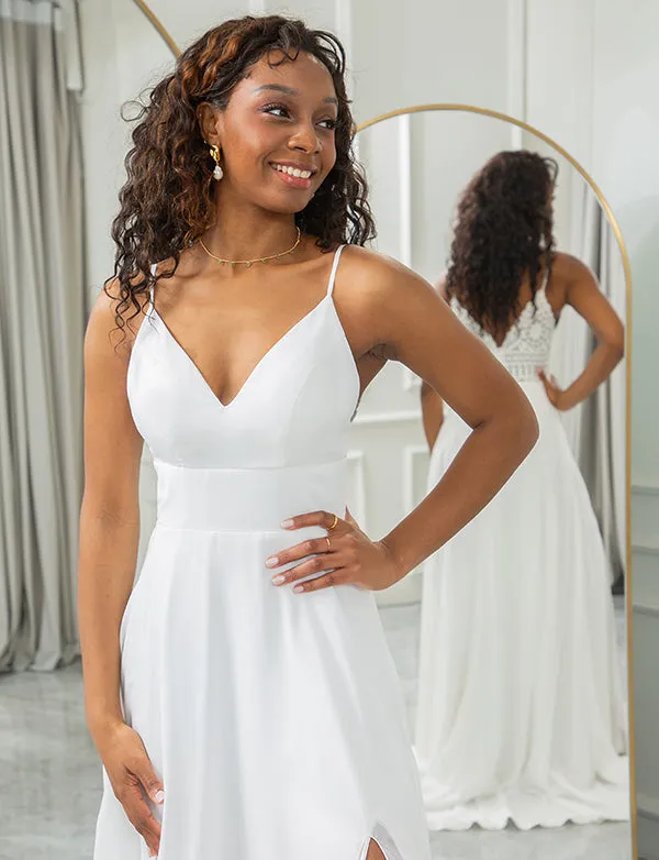 Robe de mariée A-ligne en dentelle avec décolleté en V et dos nu