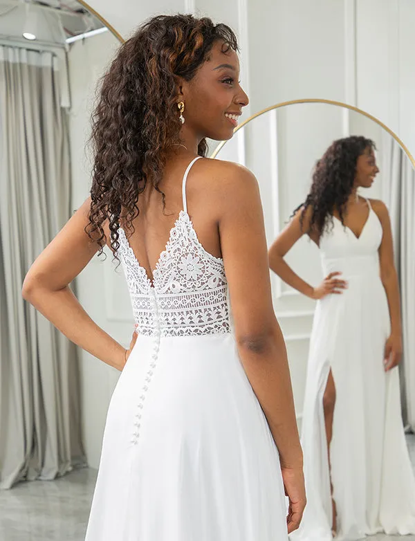 Robe de mariée A-ligne en dentelle avec décolleté en V et dos nu