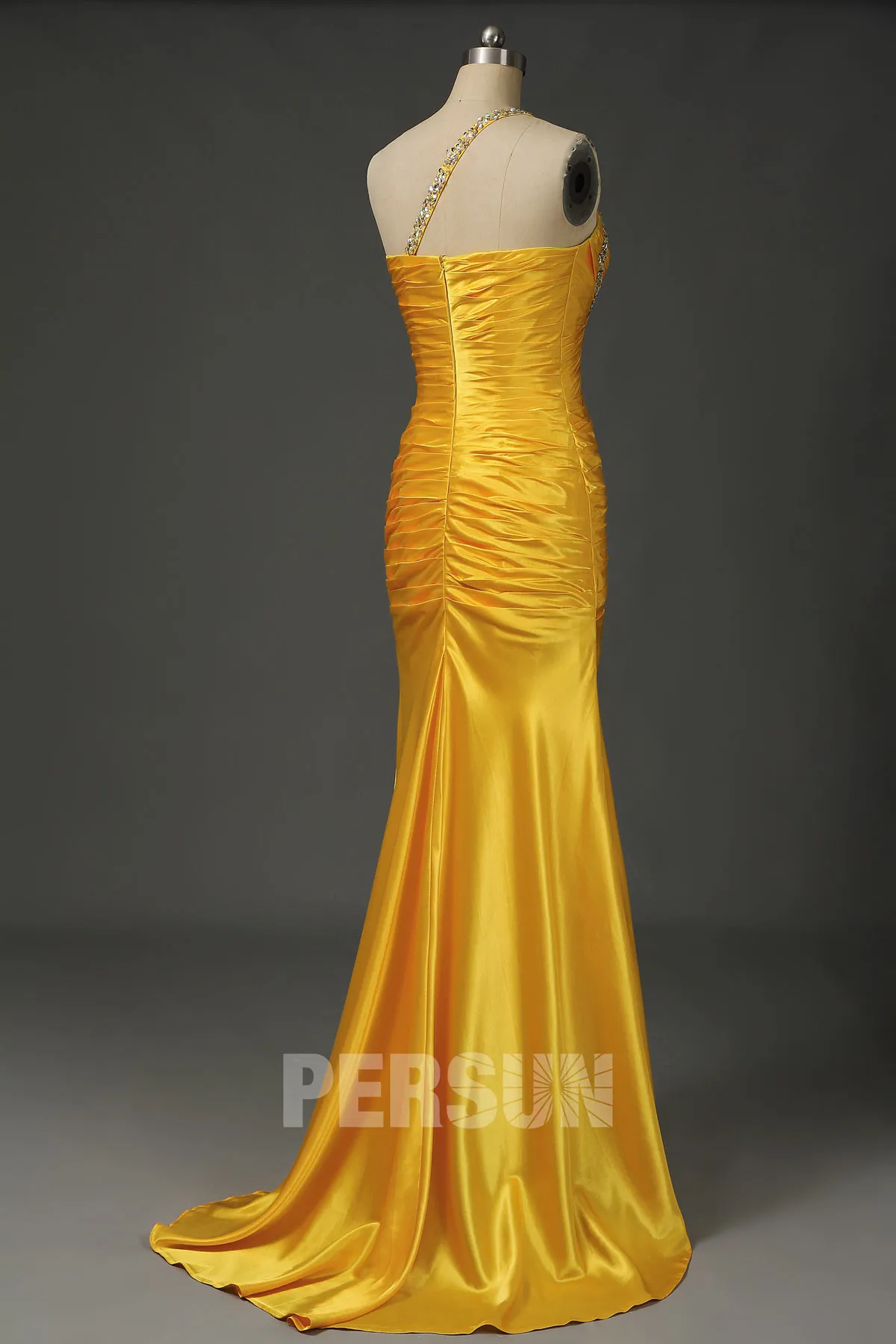 Robe de soirée moulante jaune asymétrique ornée de strass