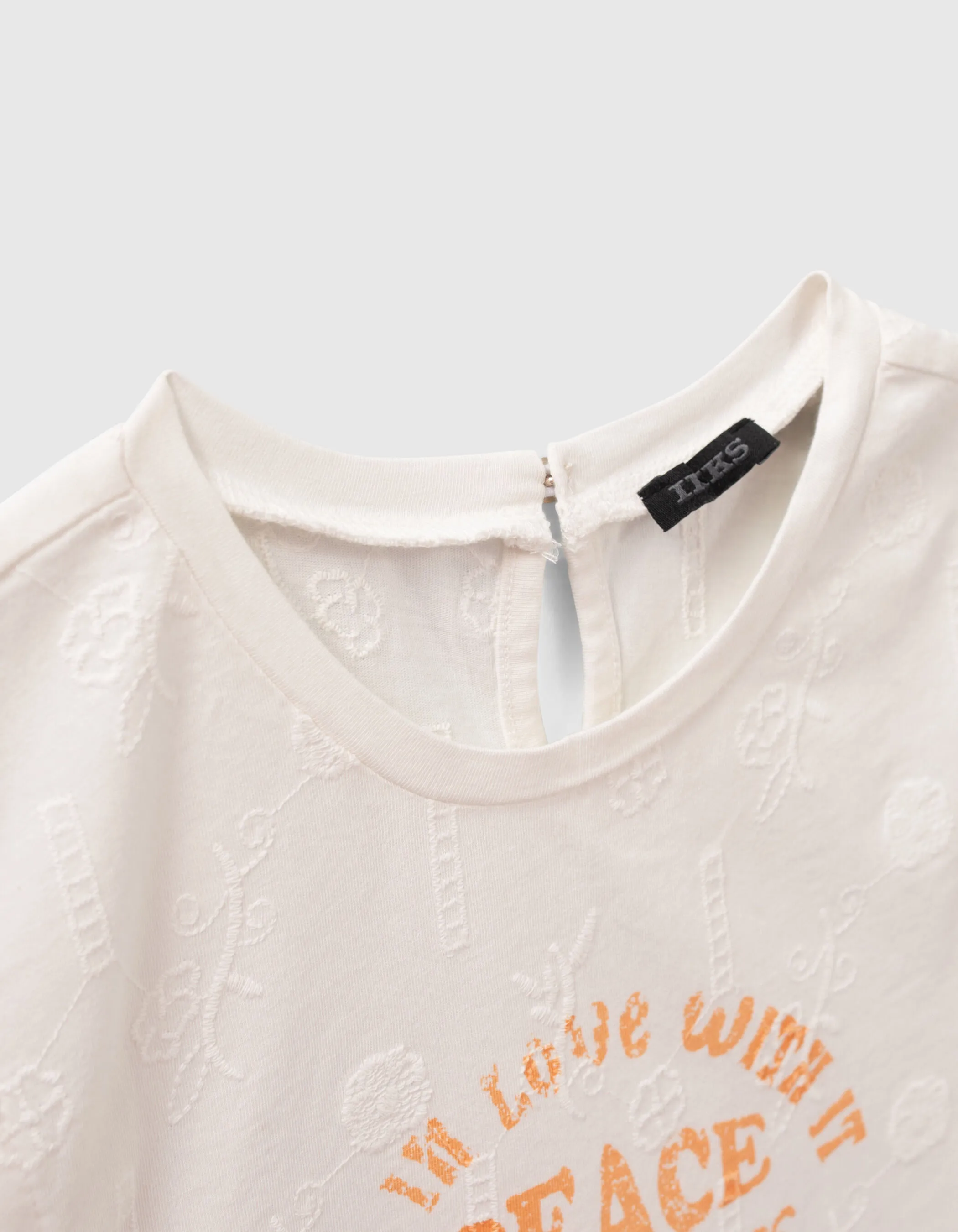 T-shirt blanc avec broderies et message fille